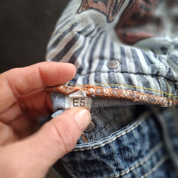 Rock Revival Bobber Relaxed Straight Jeans  Size 32 Mens - Picture 12 of 12